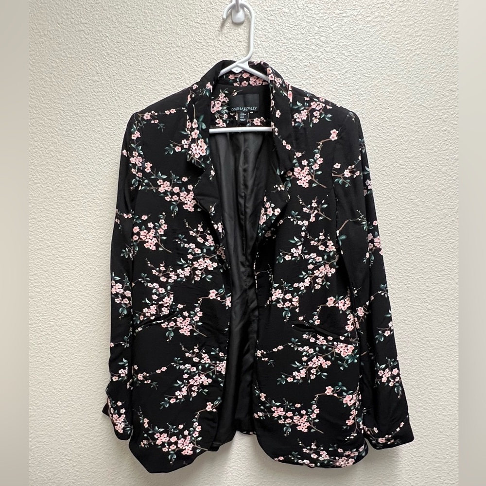 Cynthia Rowley Women’s Coat. Cherry Blossom design. Like New.